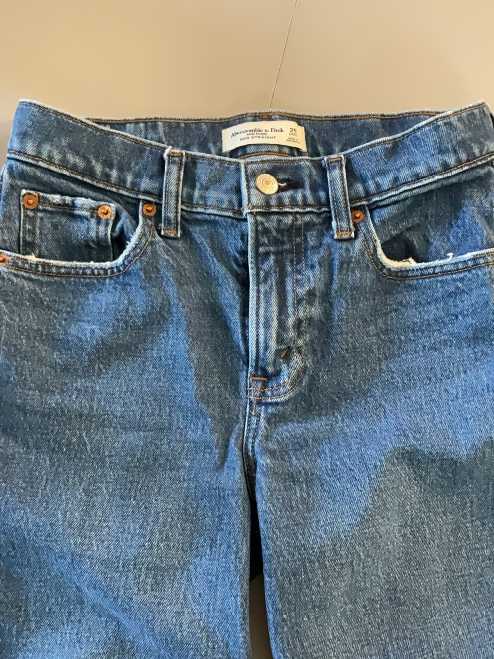 Abercrombie & Fitch Mid-Rise 90s Straight Denim